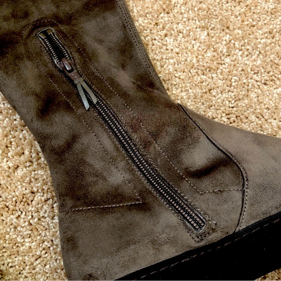 NEW!! Stuart Weitzman Playtime Over the Knee Boots Size 7M - Picture 2 of 9